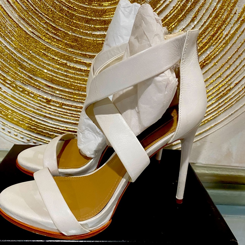 Never worn  Bcbgmaxazria size 9 white sandal